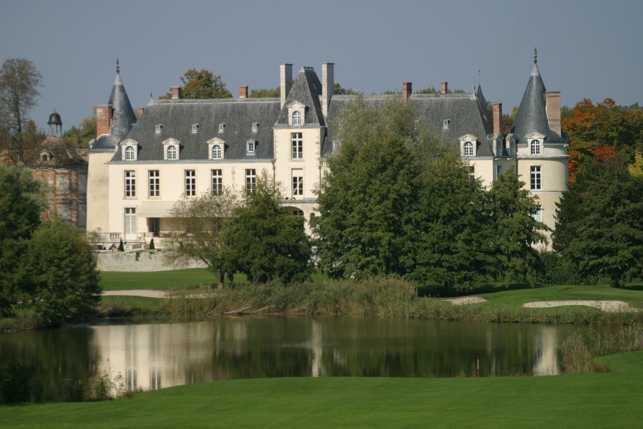 Chateau D'Augerville Golf & Spa Resort Eksteriør bilde