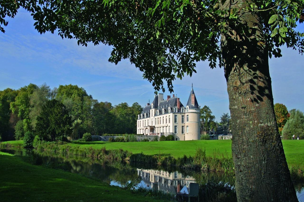 Chateau D'Augerville Golf & Spa Resort Eksteriør bilde