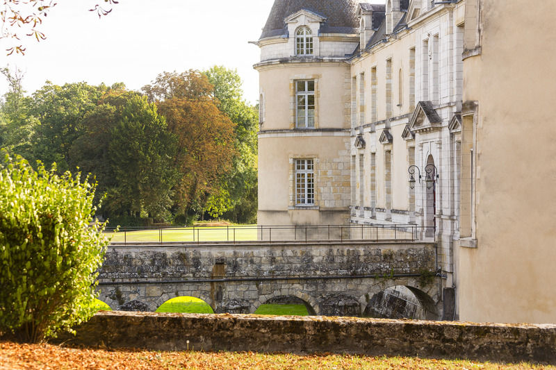 Chateau D'Augerville Golf & Spa Resort Eksteriør bilde