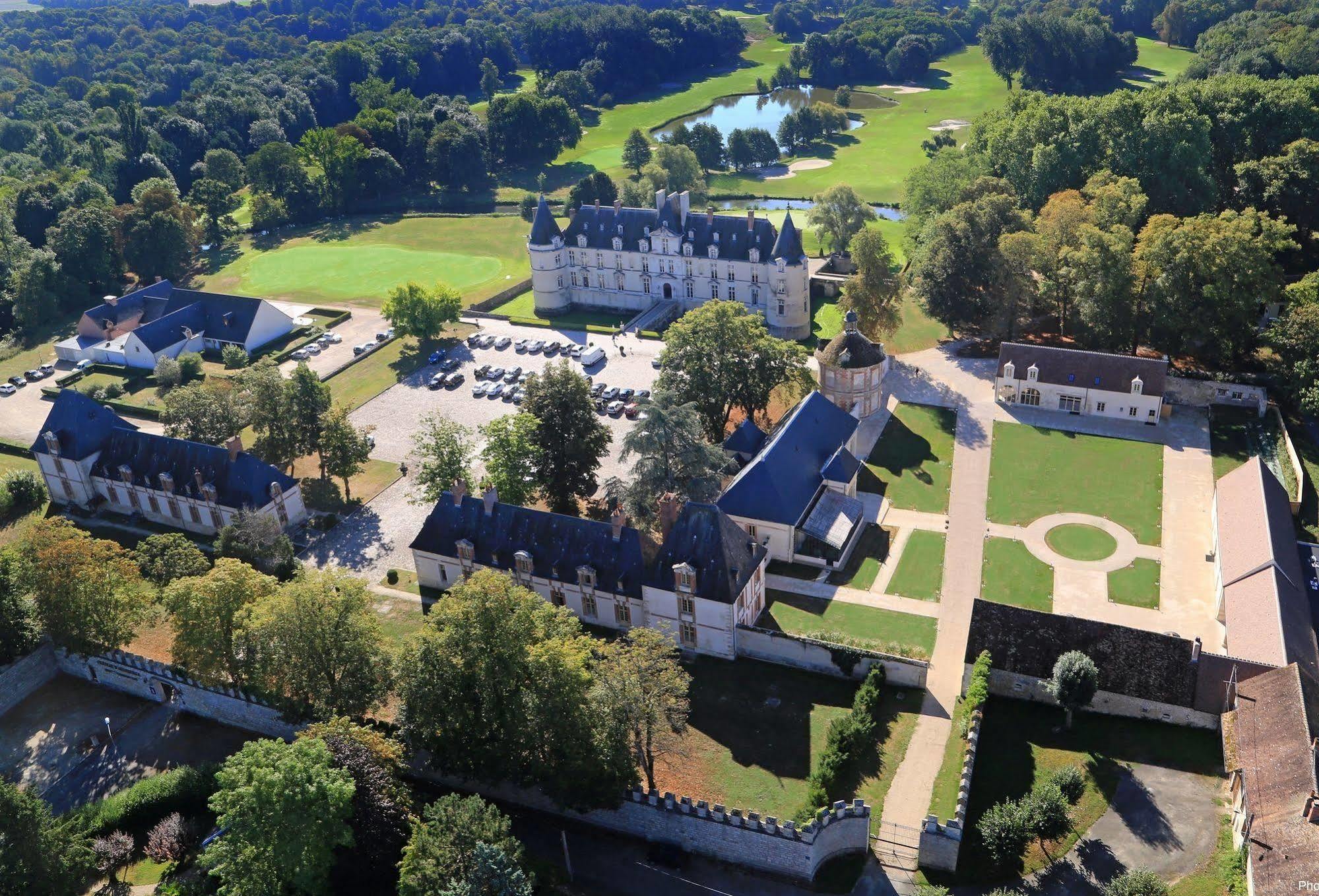 Chateau D'Augerville Golf & Spa Resort Eksteriør bilde