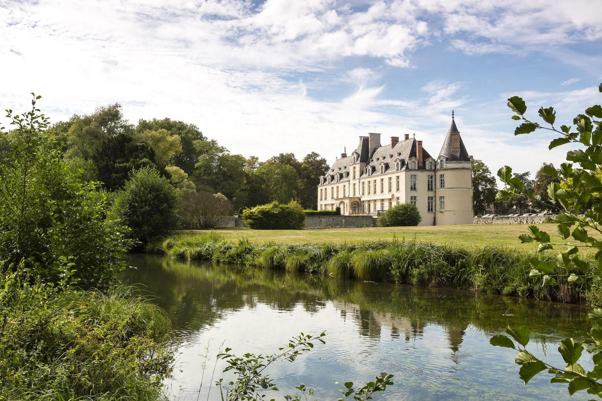 Chateau D'Augerville Golf & Spa Resort Eksteriør bilde