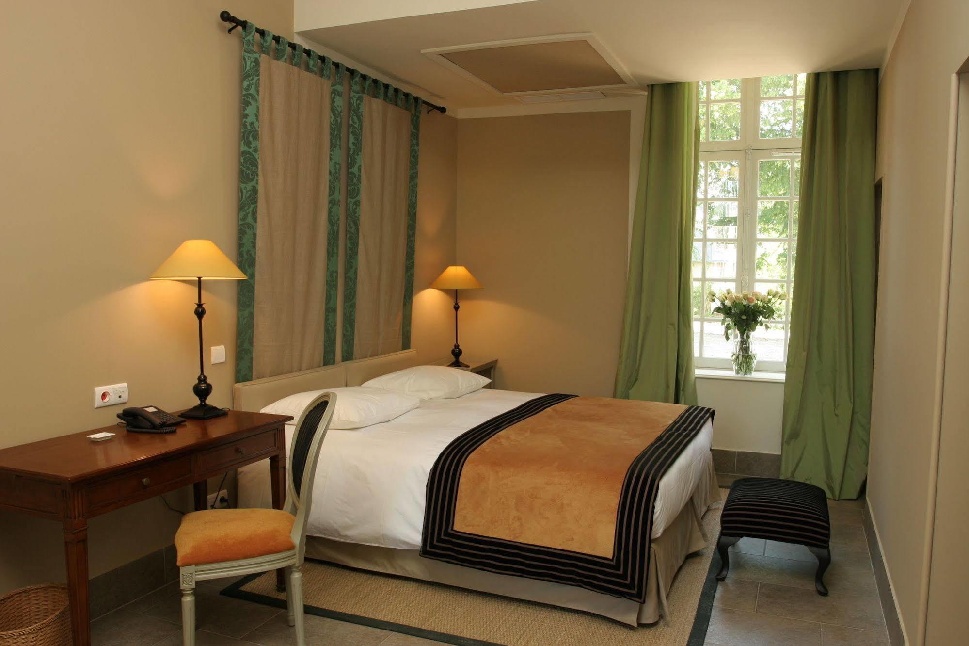 Chateau D'Augerville Golf & Spa Resort Eksteriør bilde