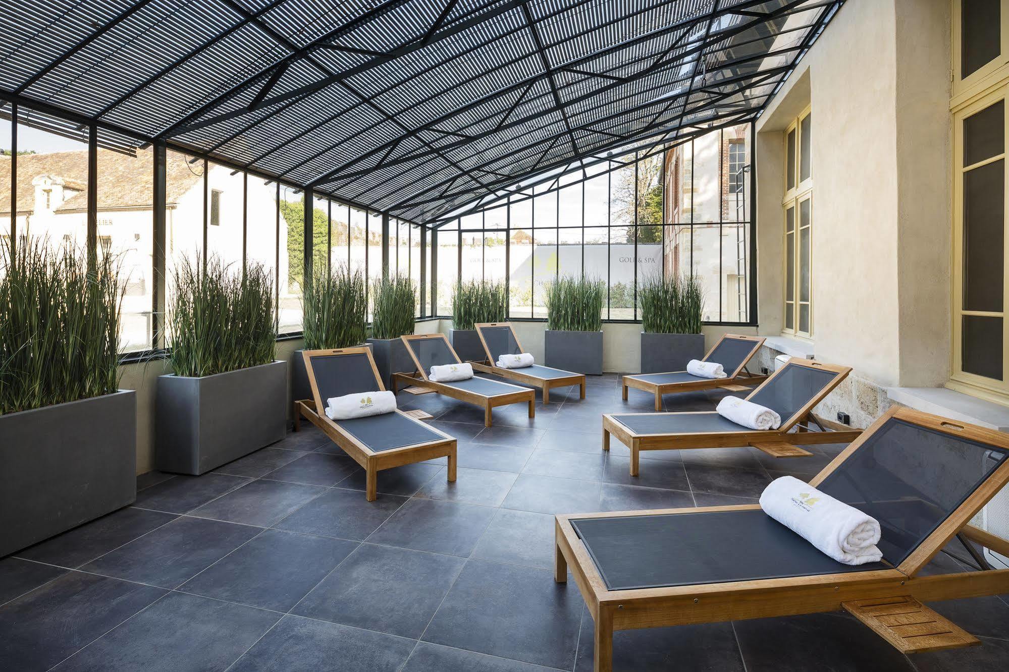 Chateau D'Augerville Golf & Spa Resort Eksteriør bilde