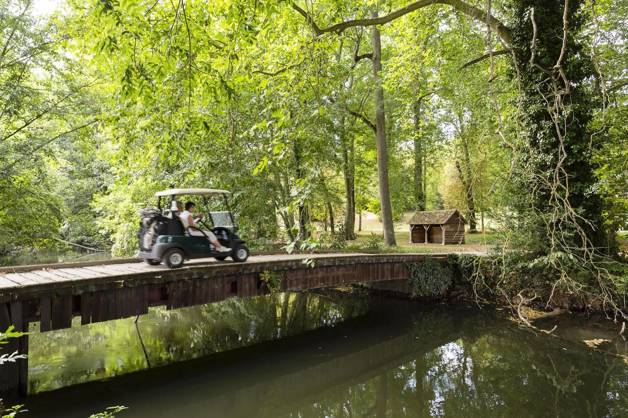Chateau D'Augerville Golf & Spa Resort Eksteriør bilde
