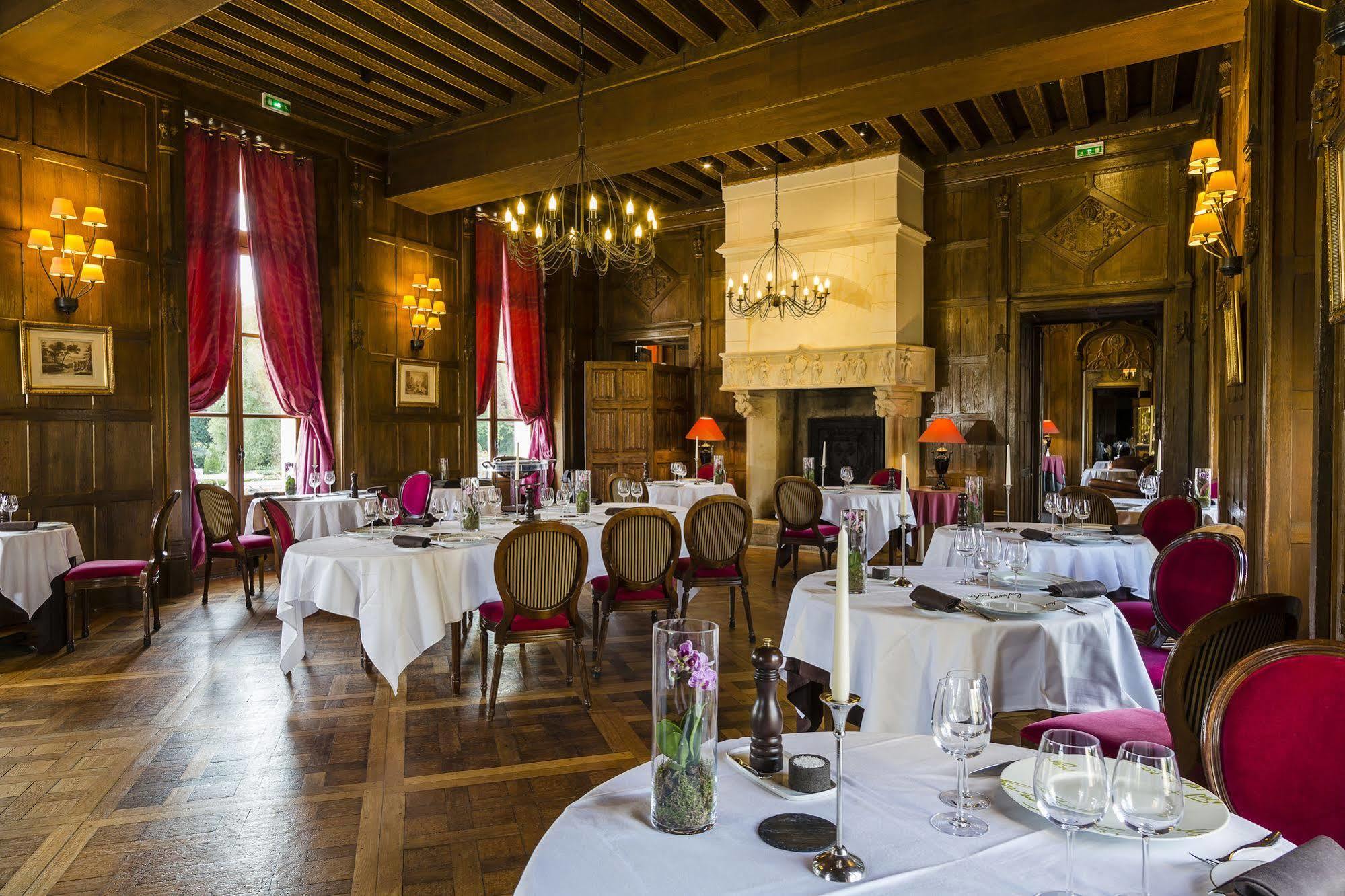 Chateau D'Augerville Golf & Spa Resort Eksteriør bilde